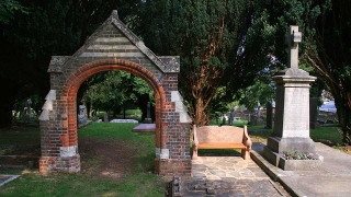 visualisation-6 Memorial Arch and Seat